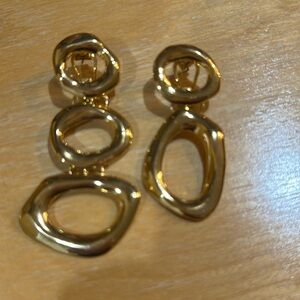 Zara asymmetrical gold earrings never worn excellent condition